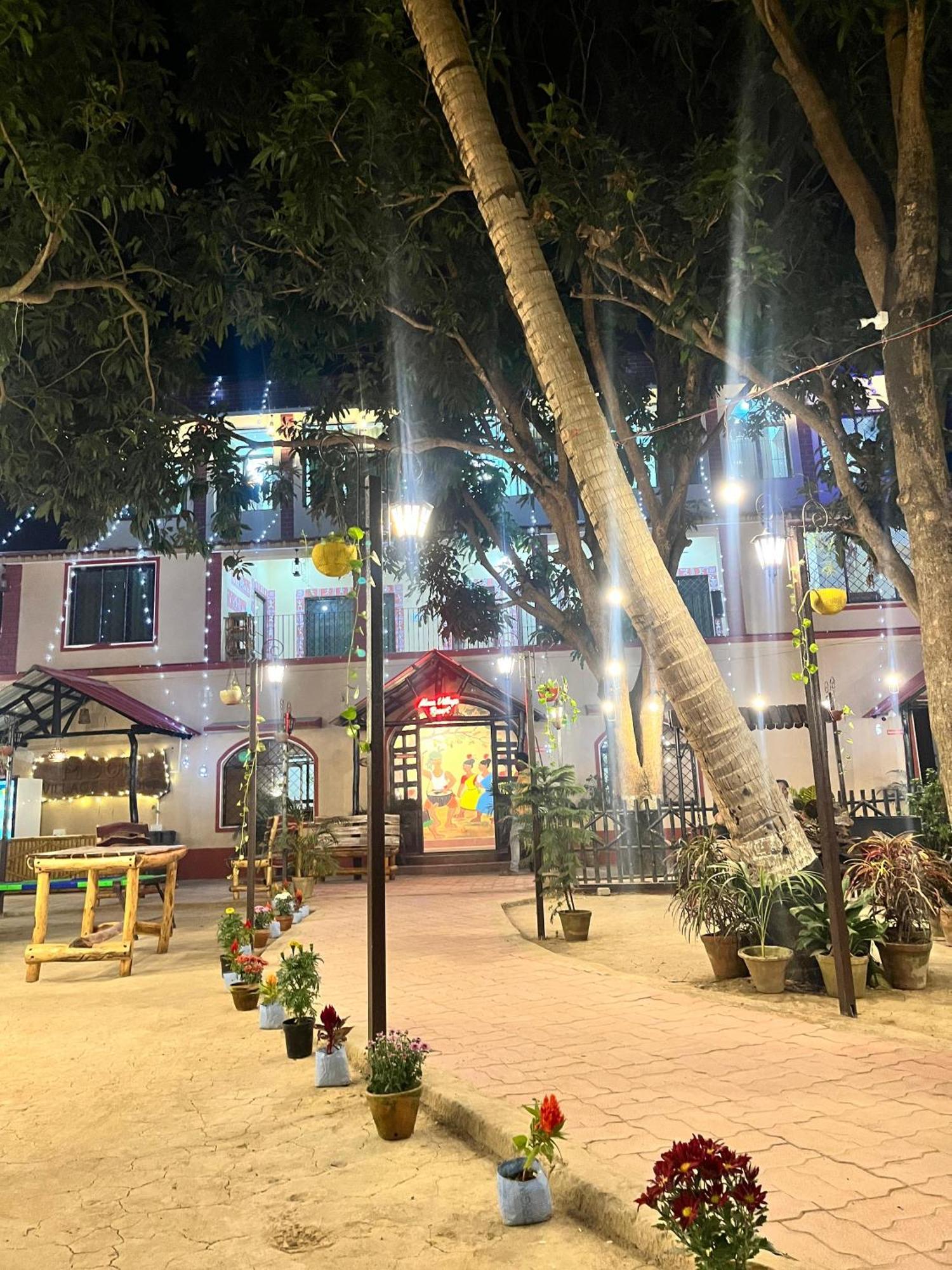Moon Village Resort Shantiniketan Bagian luar foto